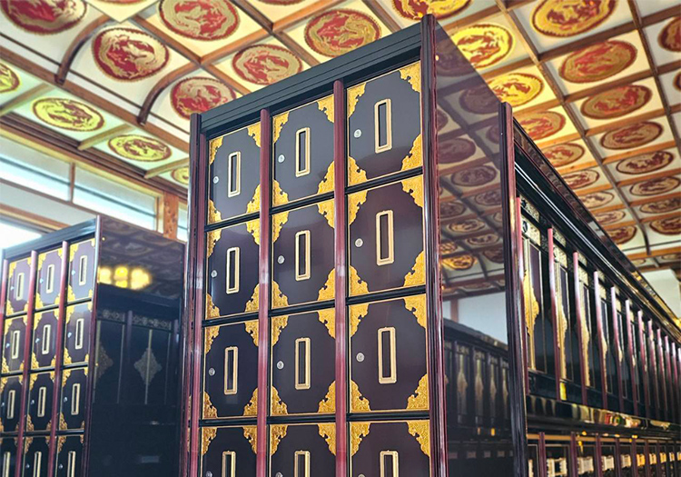 ロッカー式納骨壇